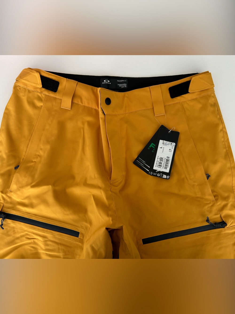 Oakley Men's Mustard Yellow Ski Snowboard Shell